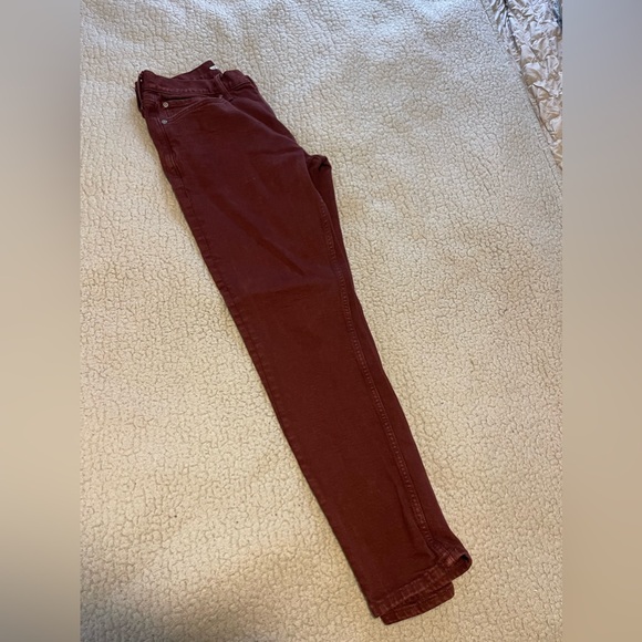 Men’s burgundy relax slim taper jeans - Picture 2 of 2